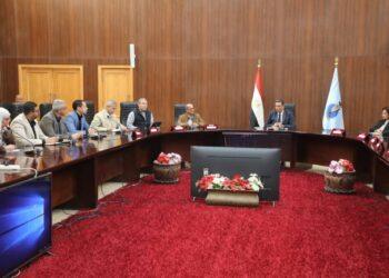 محافظ البحر الأحمر: خطة عاجلة لتوفير المياه بجميع المدن قبل صيف 2026