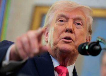 ترامب يتوعد إيران بـ”فتح أبواب الجحيم” إن لم تبرم اتفاقا