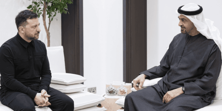 الشيخ محمد بن زايد وزيلينسكي يبحثان التطورات في المنطقة
