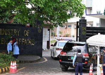 باكستان تدعو لوقف التصعيد وتشدد على الحل الدبلوماسي