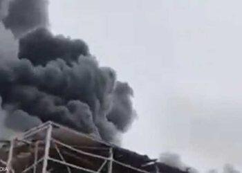 بسبب مواد خطرة.. إسرائيل تمنع الاقتراب من مصنع قصفته إيران