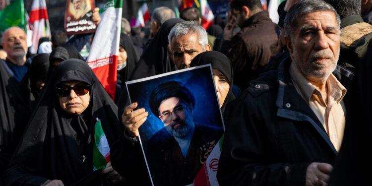 تقارير إعلامية تتحدث عن إصابة مجتبى خامنئي بجروح خطرة