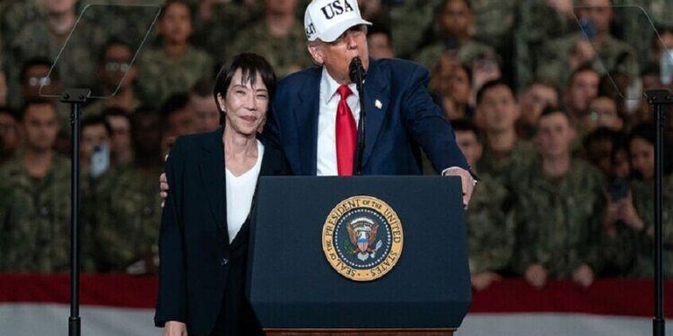 اليابان تحسم قرارها بعد مطالبات ترامب لها بإرسال سفن حربية إلى مضيق هرمز