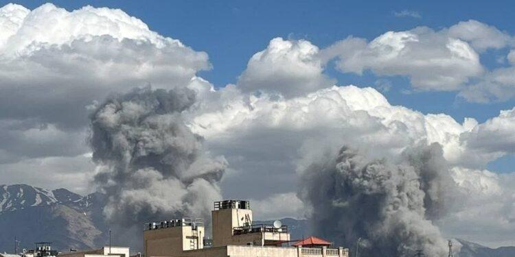 طيران الاحتلال يشن غارات جديدة على العاصمة الإيرانية طهرانكتبت علياء الهواري