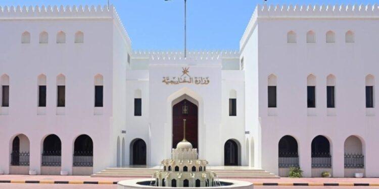 سلطنة عُمان تجدد دعوتها لوقف الحرب وإحلال السلام رغم الهجماتُ التي استهدفتها