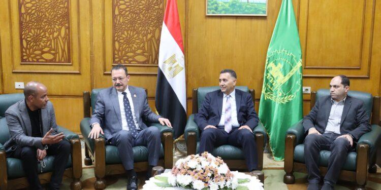 محافظ القليوبية يعقد لقاءه الأول بأعضاء البرلمان: “مصلحة المواطن هدفنا.. وتكامل السلطتين التنفيذية والتشريعية ضرورة للمرحلة المقبلة”