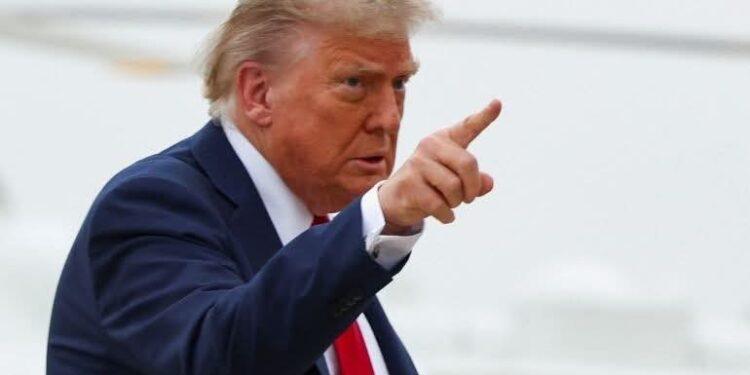 ترامب: الضربات الأمريكية على إيران ستتواصل.. دمّرنا الصواريخ والمسيّرات وأغرقنا البحرية الإيرانية