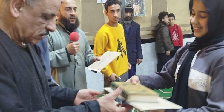 تكريم240 من حفظة القرآن الكريم بمسجد محمد صقر بعزبة اليمن بشبين القناطر