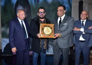 نادي قضاة السويس وجنوب سيناء يكرّم النجم منذر رياحنة عن دوره في مسلسل “الاختيار”