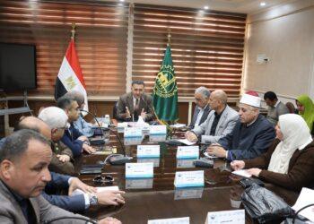 محافظ القليوبية يعقد اجتماعاً موسعًا لمتابعة الاستعدادات النهائية لاستقبال عيد الفطر المبارك