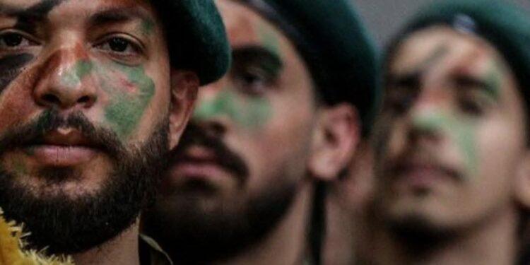 عاجل: تصعيد على الحدود: حزب الله يعلن استهداف تجمع لجنود الجيش الإسرائيلي بمسيّرة انقضاضية في علما الشعب