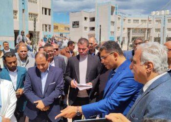 خلال جولته بمدارس رأس غارب.. الدكتور وليد البرقي يشهد عروضاً فنية ويوجه بتنظيم مسابقات طلابية على مستوى المدينة