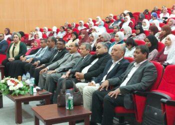ندوة تثقيفية لإعلام البحر الأحمر بجامعة الغردقة مع انطلاق الأسبوع البيئي للجامعة