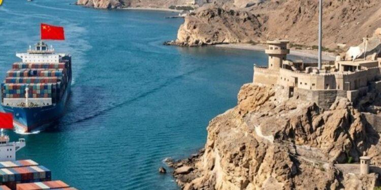 نيويورك تايمز: سفينتان تجاريتان صينيتان تعبران مضيق هرمز وسط تصاعد التوترات البحرية