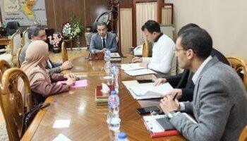 محافظ المنوفية يتابع خطة تطوير القطاع الصحى وتوفير الأدوية والمستلزمات الطبية