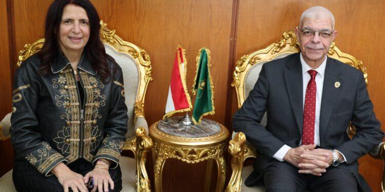 رئيس جامعة المنوفية يستقبل المدير التنفيذي لهيئة فولبرايت لبحث تعزيز التعاون الأكاديمي وفرص المنح الدولية