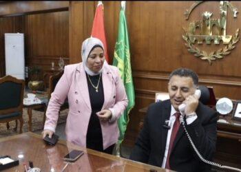 في لفتة إنسانية مع أول أيام العيد.. محافظ القليوبية يهنئ “الأم المثالية” السيدة أشكار زغلول هاتفيًا بعيد الفطر المبارك