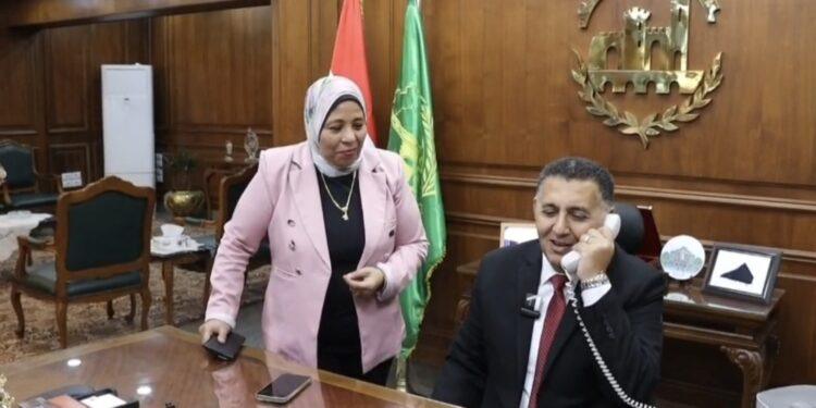 في لفتة إنسانية مع أول أيام العيد.. محافظ القليوبية يهنئ “الأم المثالية” السيدة أشكار زغلول هاتفيًا بعيد الفطر المبارك