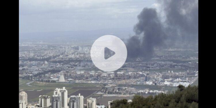 رشقة صاروخية واسعة تستهدف “تل أبيب الكبرى” وإصابات مباشرة في 6 مواقع على الأقل (فيديوهات)