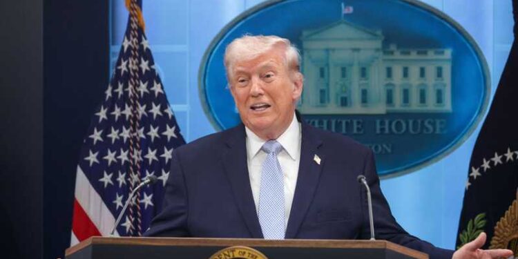 ترامب: إسرائيل لن تقصف لبنان بعد الآن