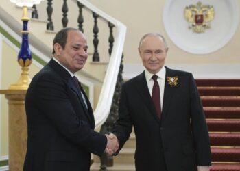 بوتين: روسيا ومصر يمكنهما مناقشة إنشاء مركز للحبوب والطاقة