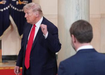 ترامب في خطاب للأمة: دون اتفاق.. سندمر محطات الطاقة في إيران ونضربهم بقوة كبيرة ونعيدهم للعصر الحجري