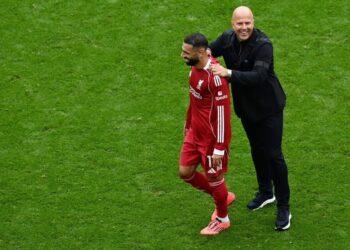 سلوت يصدم جماهير ليفربول بحديثه عن محمد صلاح