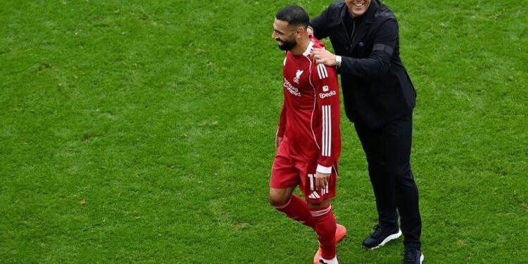 سلوت يصدم جماهير ليفربول بحديثه عن محمد صلاح