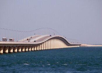 السعودية تعلن إغلاق جسر الملك فهد مع البحرين “احترازيا”