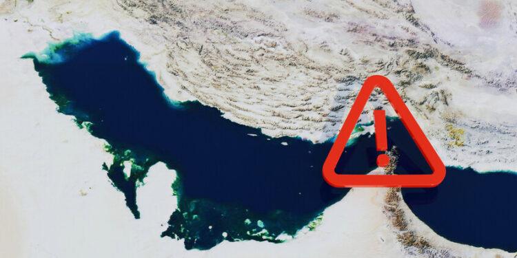 الجيش الأمريكي يعلن البدء اليوم الإثنين بتنفيذ حصار على حركة الملاحة البحرية من موانئ إيران