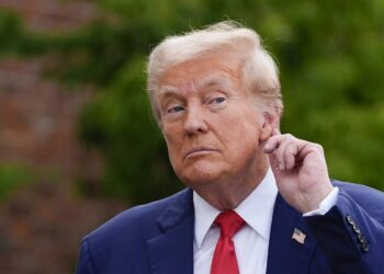 ترامب: إيران بلد قوي وذكي ويمتلك مقاتلين أشداء.. وافقت على تسليم مخزون اليورانيوم المخصب