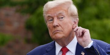 ترامب: إيران بلد قوي وذكي ويمتلك مقاتلين أشداء.. وافقت على تسليم مخزون اليورانيوم المخصب