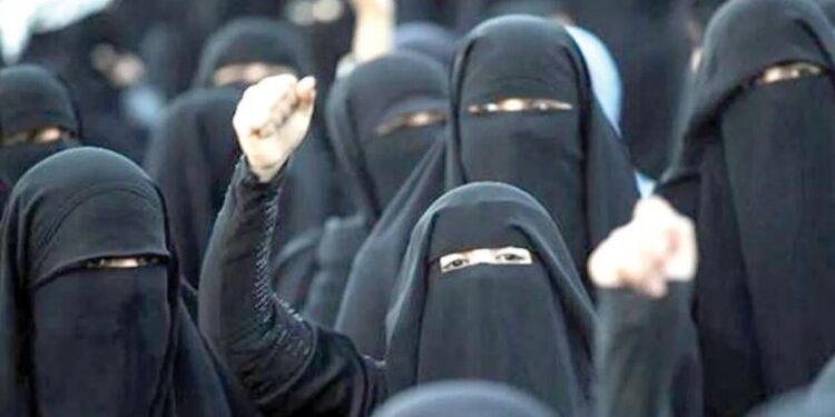 قرار بشأن المنتقبات بعد تدخل شيخ الأزهر في عملية اختطاف هزت البلاد