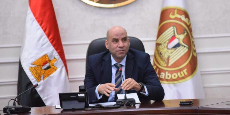 وزير العمل :الاثنين المُقْبل إجازة رسمية مدفوعة الأجر للعاملين بالقطاع الخاص بمناسبة عيد شمّ النسيم..
