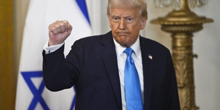 ترامب يهاجم طهران: إيران عاجزة عن توحيد صفوفها ويجب أن توقع اتفاقًا قريبًا