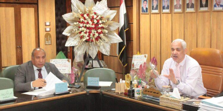 جامعة أسيوط تدعم طلابها صحيًا.. اعتماد مطالبات علاجية وتوسيع خدمات صندوق الرعاية الطبية