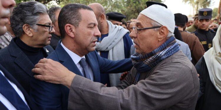 محافظ المنوفية يتقدم جنازة ضحايا حادث السادات بمسقط رأسهم بتلا