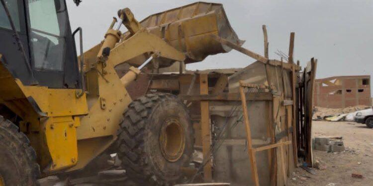نائب محافظ البحر الأحمر تترأس حملة كبرى لاسترداد 4 آلاف متر مربع تنفيذًا لتوجيهات محافظ البحر الاحمر
