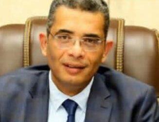 محافظ البحر الأحمر يوجه بتطوير منظومة الاتصالات بالغردقة والقضاء على قوائم الانتظار