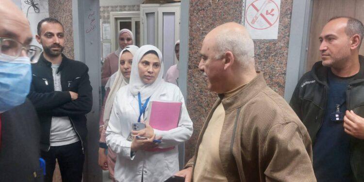 وكيل صحة القليوبية في جولة مفاجئة بطوخ المركزي بعد منتصف الليل