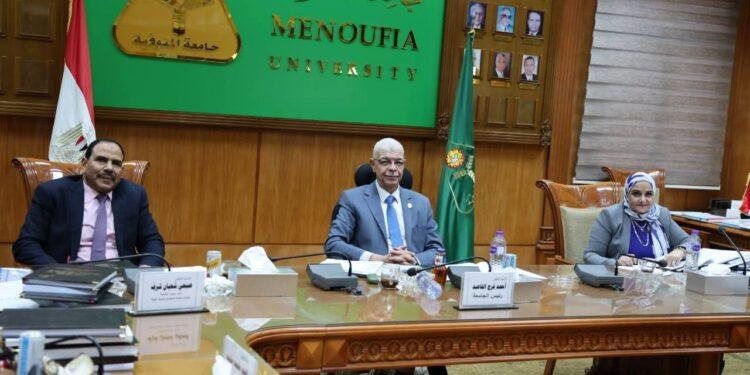 رئيس جامعة المنوفية يترأس لجنة اختيار القيادات الإدارية العليا لاختيار الأمين العام والأمين المساعد