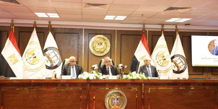 وزير العدل يشهد أداء اليمين القانونية لأعضاء النيابة العامةالجدد من دفعتي 2020 و2021 بحضور النائب العام