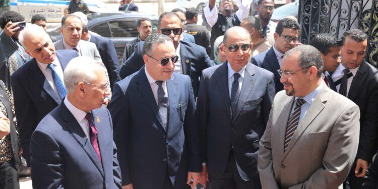 وزير التعليم العالي ومحافظ المنيا ورئيس جامعة المنيا يفتتحون ويتفقدون عددًا من المشروعات التعليمية والخدمية بجامعة المنيا بتكلفة 350 مليون جنيه