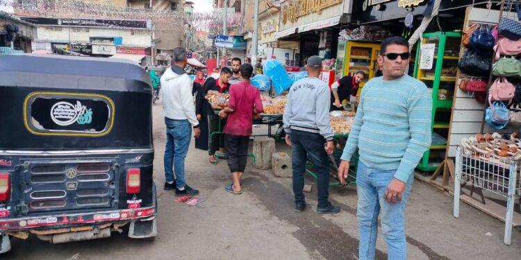 استمرارا لحملات إزالة الإشغالات والمخالفات بمدينة شبين القناطر