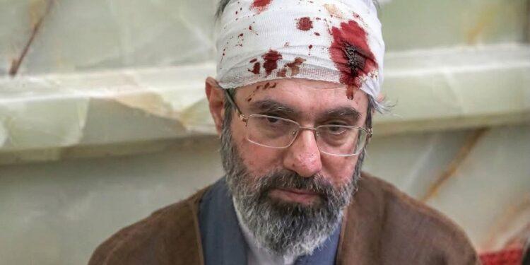 إصابة غامضة لا توقفه مجتبى خامنئي يدير المعركة من قلب الألم