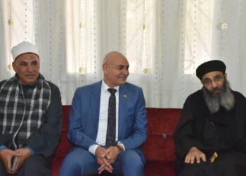 رئيس جامعة مدينة السادات يهنئ الأخوة الأقباط بعيد القيامة خلال زيارة لكنيسة العذراء مريم