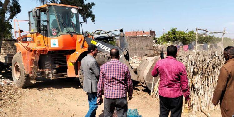 إزالة التعدي علي الأراضي الزراعية بطحوريا- شبين القناطر