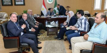 رسائل طمأنة من محافظ الشرقية خلال لقائه مع أعضاء البرلمان تؤكد تكامل الأدوار لتحقيق تطلعات المواطنين وتعزيز جهود التنمية الشاملة علي أرض المحافظة