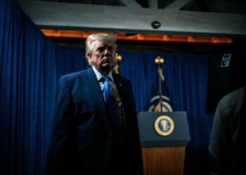 استطلاع يكشف تراجع الثقة في إدارة ترامب للحرب ضد إيران وانقسامًا داخل قاعدته