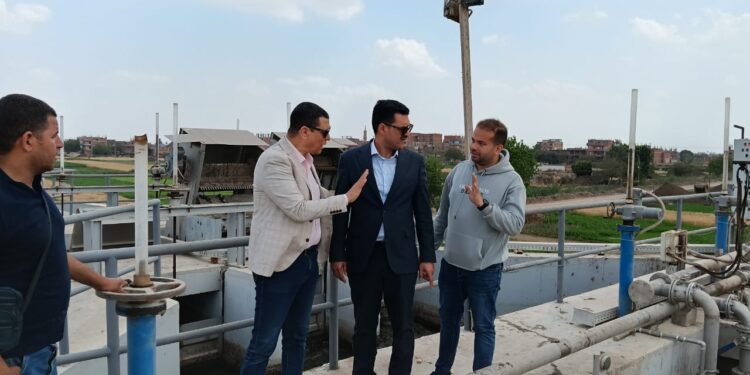فودة يتفقد محطة معالجة الصرف الصحي بشبلنجة، ببنها لرفع معدلات التشغيل بالمشروعات الجاري تنفيذها.